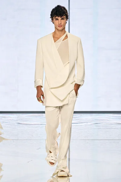 Look 37
